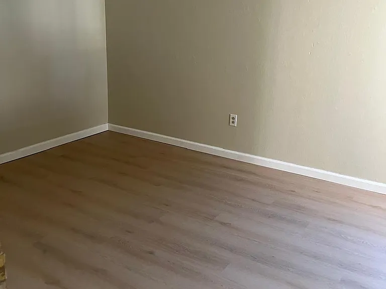 1817 E Grand Ave #38 — Photo 4