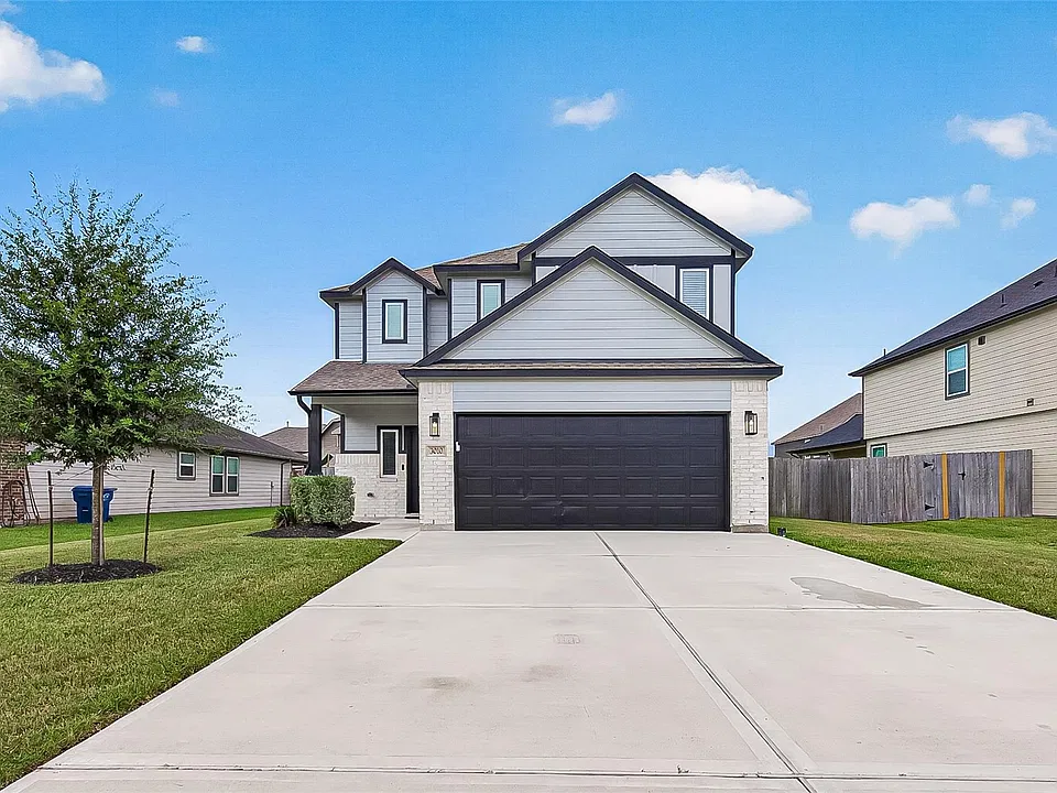 3010 Godric Hollow Ln