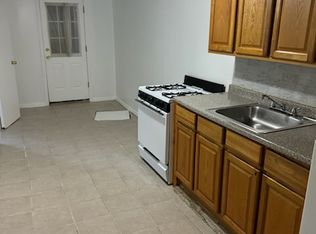 6052 Linden St #1, Ridgewood, NY 11385