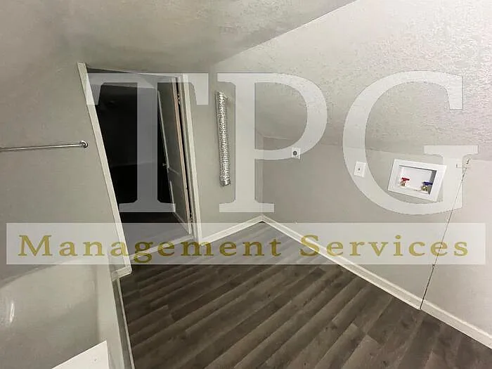 315 S Crane St #C — Photo 10