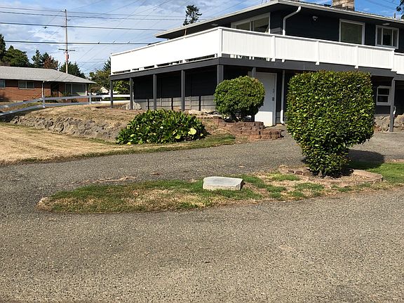 4th image of 1011 S 222nd St