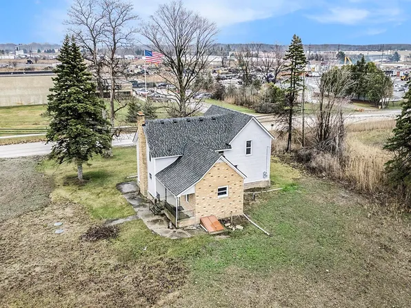 57291 Rosell Rd, Lenox, MI 48048