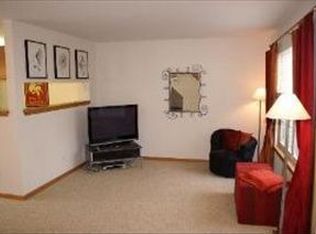 2675 N Augusta Dr, Wadsworth, IL 60083