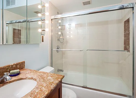 Sold by Warburg | media 22