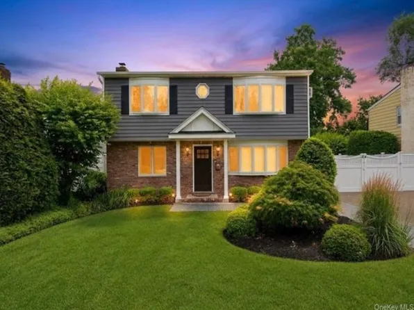 (undisclosed Address), Hicksville, NY 11801