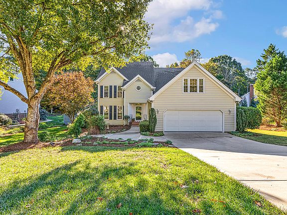 2nd image of 407 Kettlebridge Dr