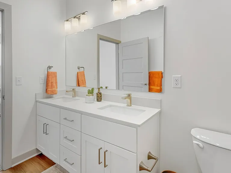 Allure Apartments — Photo 13