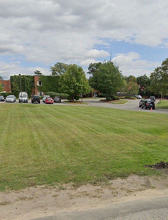 2nd image of 20 Hunt St