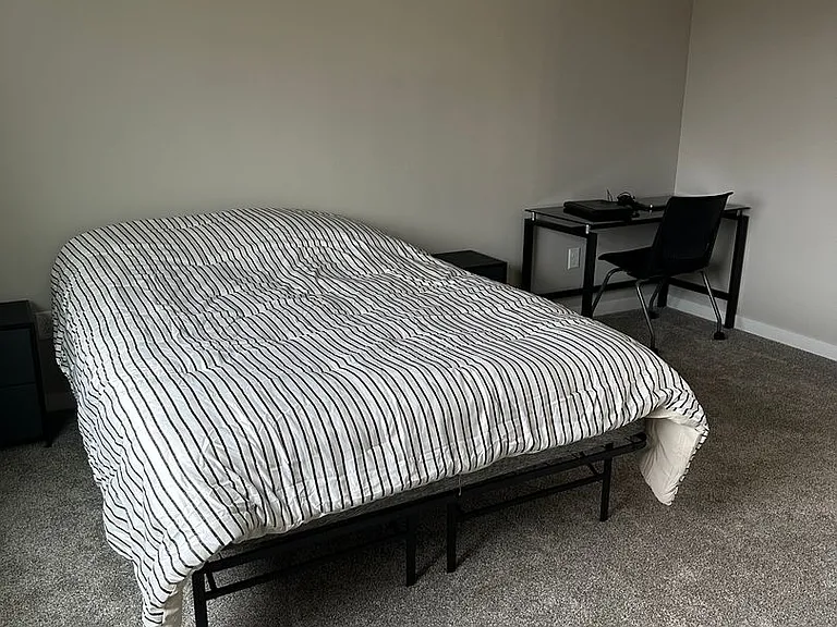 2251 W Ridgewood Dr — Photo 1