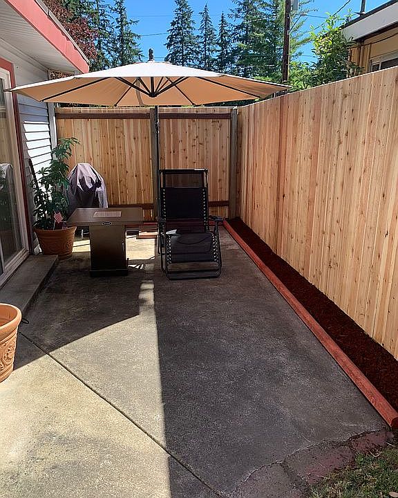 2nd image of 9815 Kenwood Dr SW