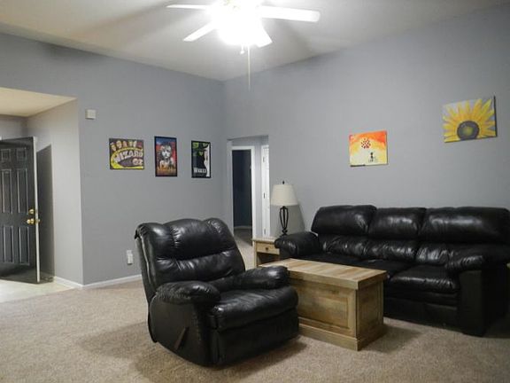 5th image of 807 Norman Dr