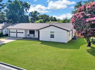 6437 Carousel Dr, Watauga, TX 76148