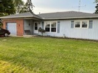 420 James St, Jackson Center, OH 45334