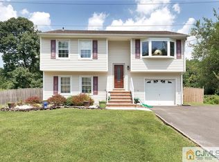 43 Normandy Dr, Piscataway, NJ 08854