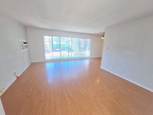 428 S Sherbourne Dr #5 Photo 1