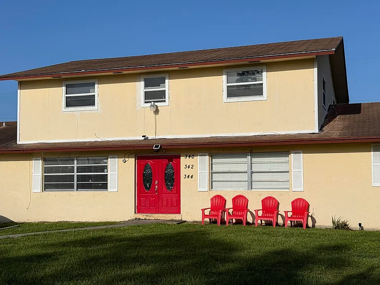 340 Walker Ave — Photo 1