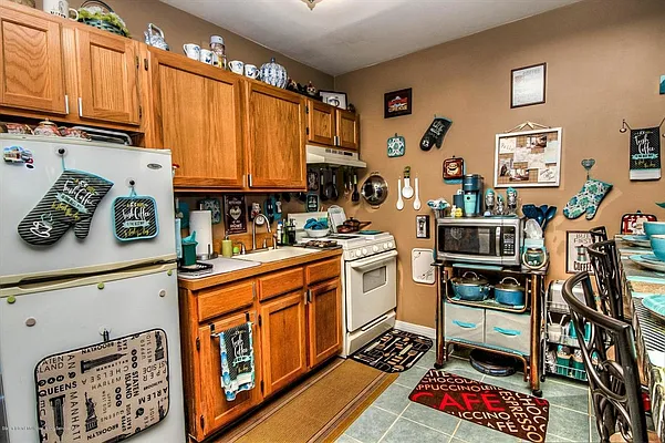 Sold by REMAX Elite | media 18