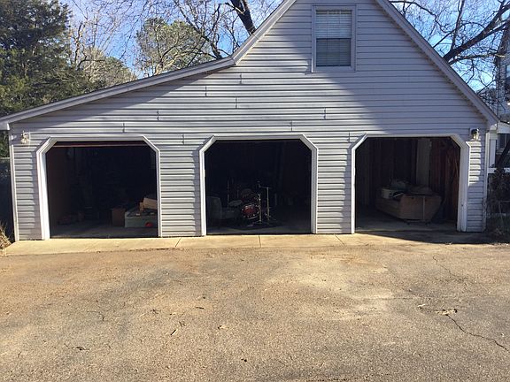 3rd image of 8020 Poplar Pike
