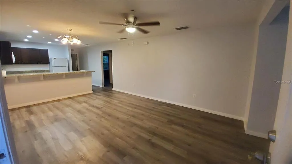 3 bed, 2.0 bath, 1120 sqft, $1,749 — Photo 4