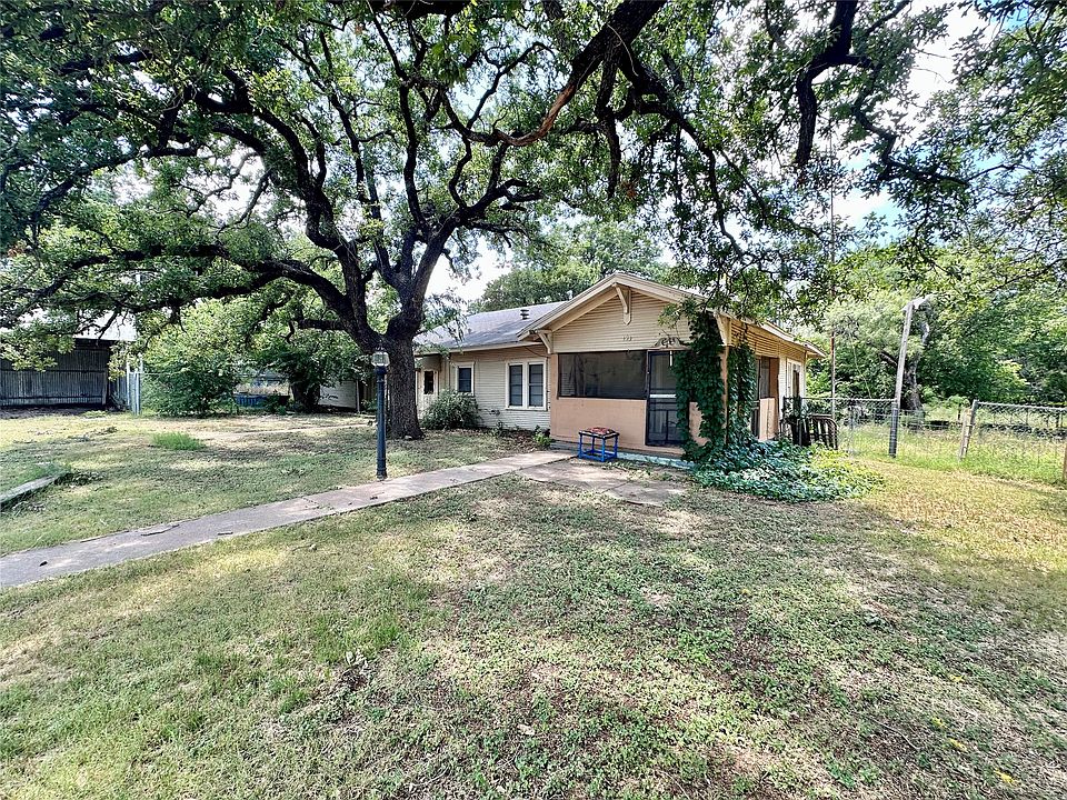 1st image of 423 Strawn Rd