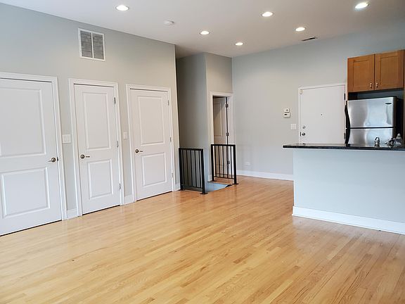 2nd image of 1330 N Milwaukee Ave APT 2R