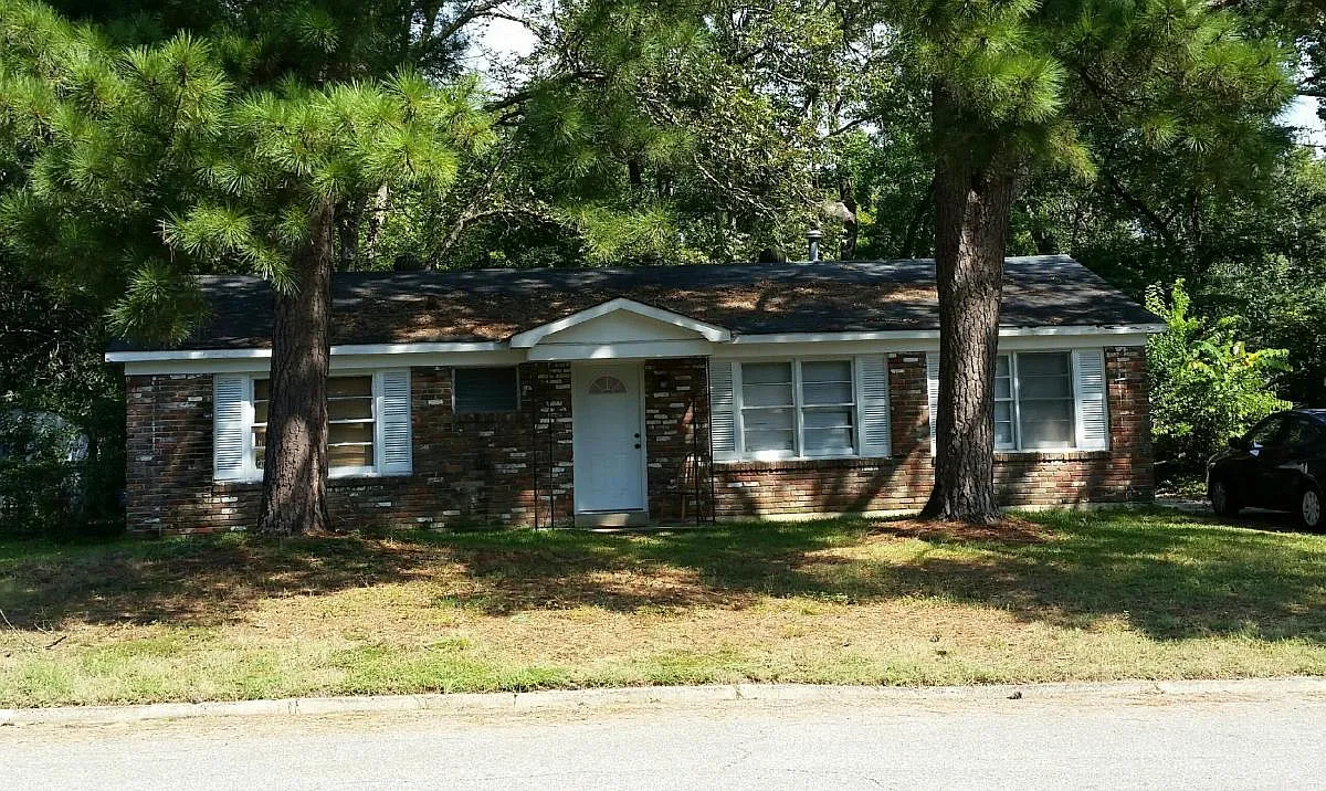 3 bed, 1108 sqft, $1,150 — Photo 1