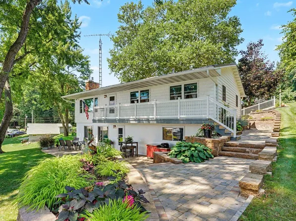 58875 Hill Dr, Lawrence, MI 49064