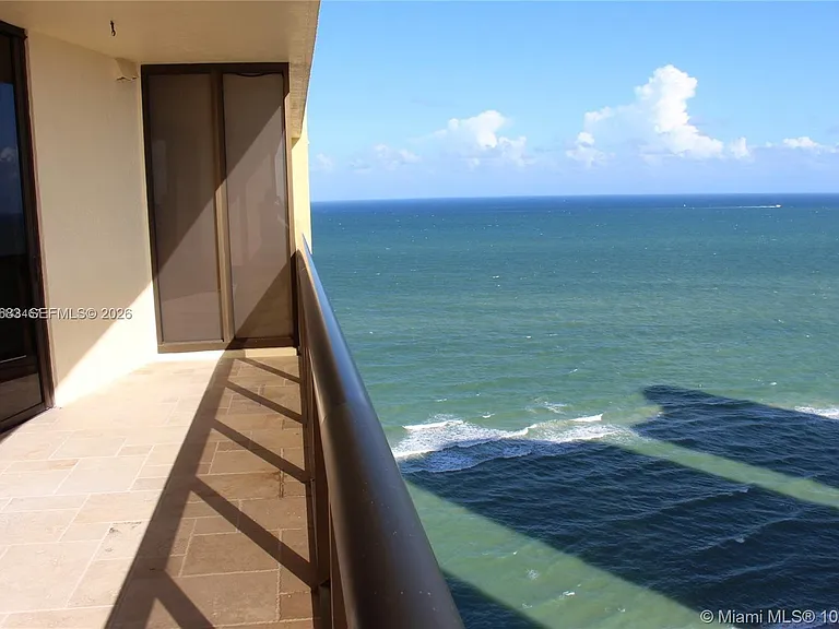16275 Collins Ave — Photo 3