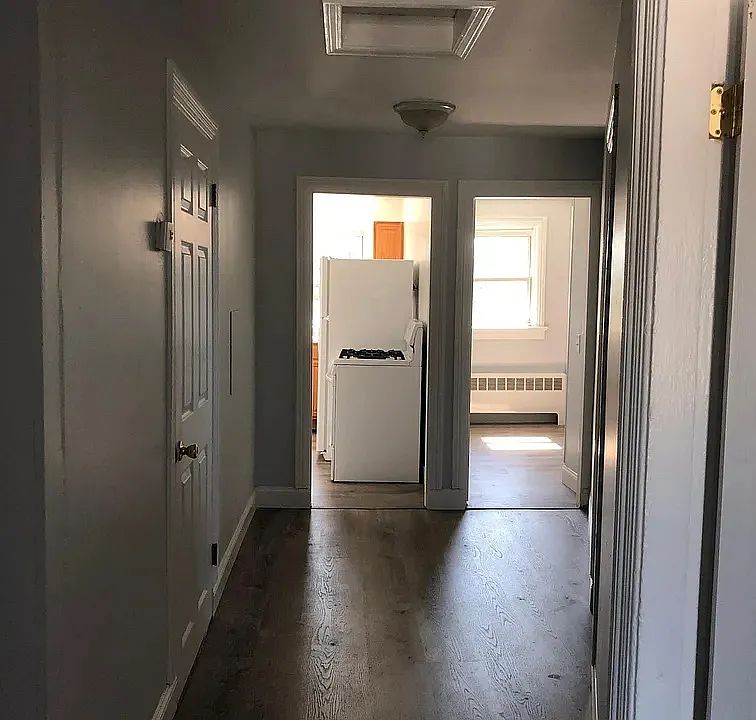 635 Fall River Ave #2D