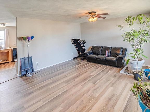 5th image of 2063 Nathan Ave