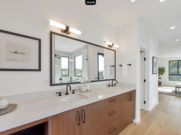 2nd image of 6327 1/2 Primrose Ave