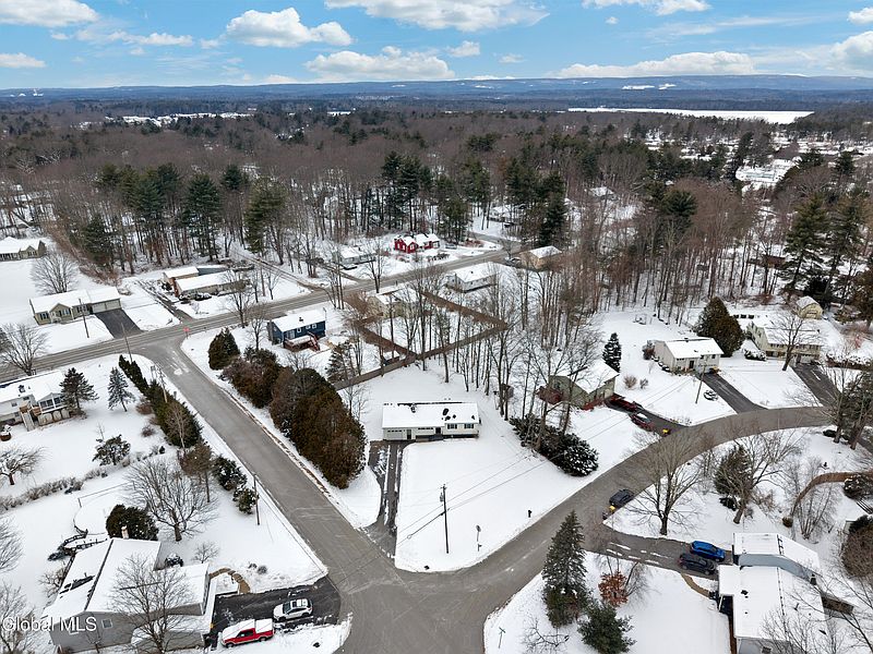 4th image of 14 Coachman Drive