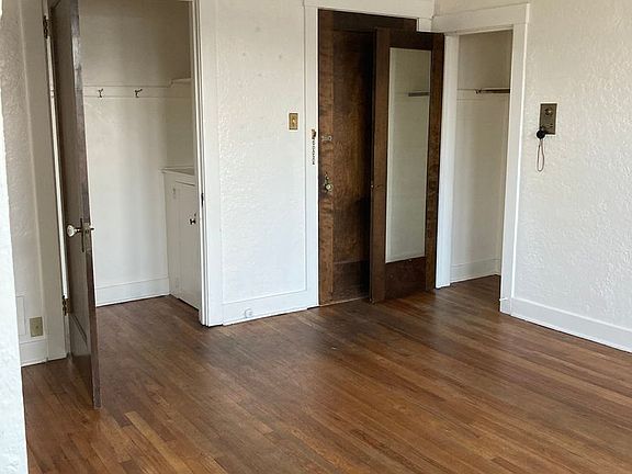 4th image of 515 E Ivinson Ave #205