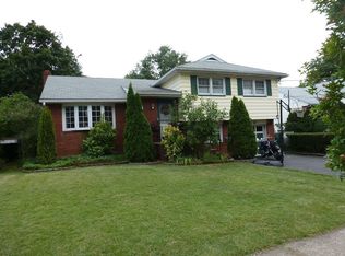 26 Williamson Rd, Bergenfield, NJ 07621