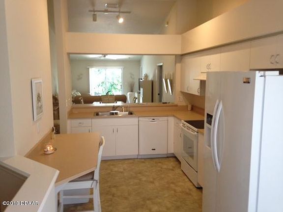 4th image of 1010 Grand Hickory Cir