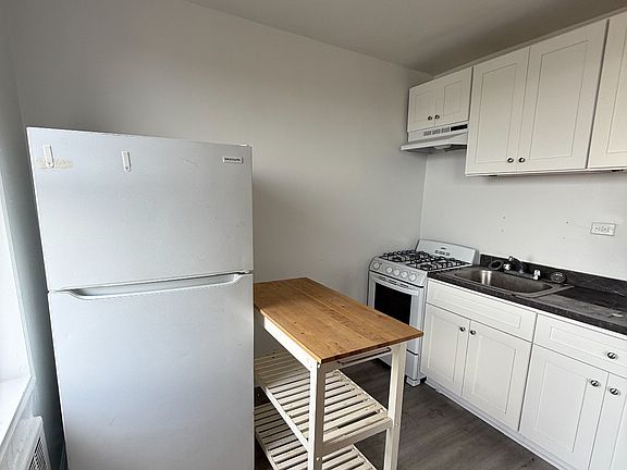 5th image of 4011 Kings Hwy APT 6M