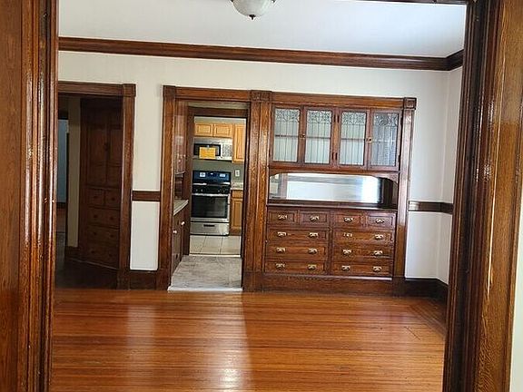 4th image of 60 Belmont Ave APT 1