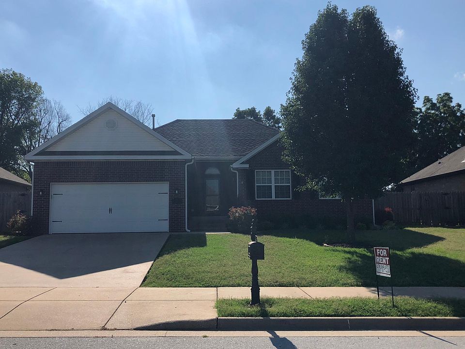 2nd image of 267 Milas St