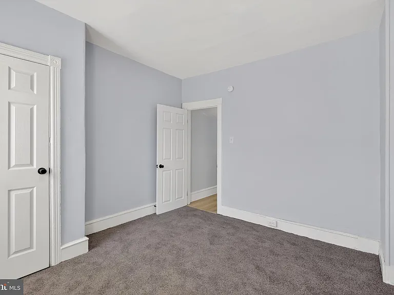 136 N Farson St — Photo 13