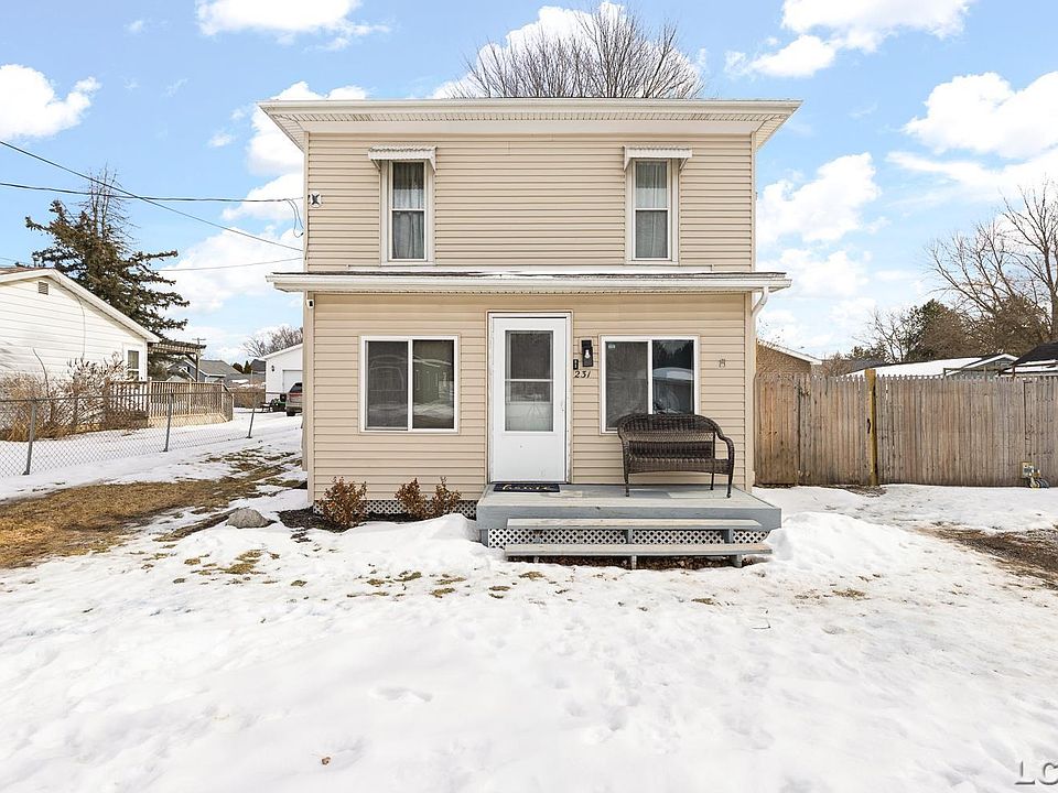 1st image of 231 S Main St