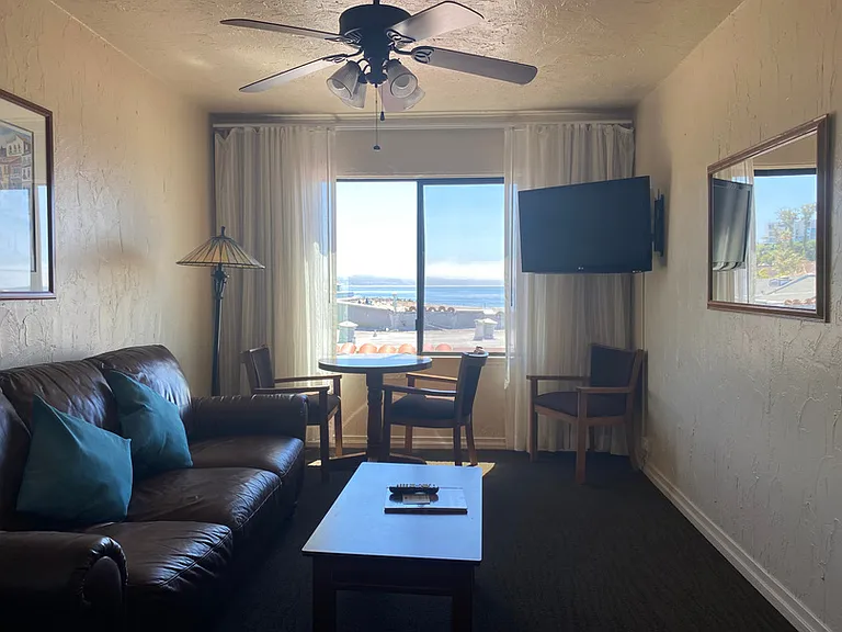 Capitola Venetian Apartments — Photo 3