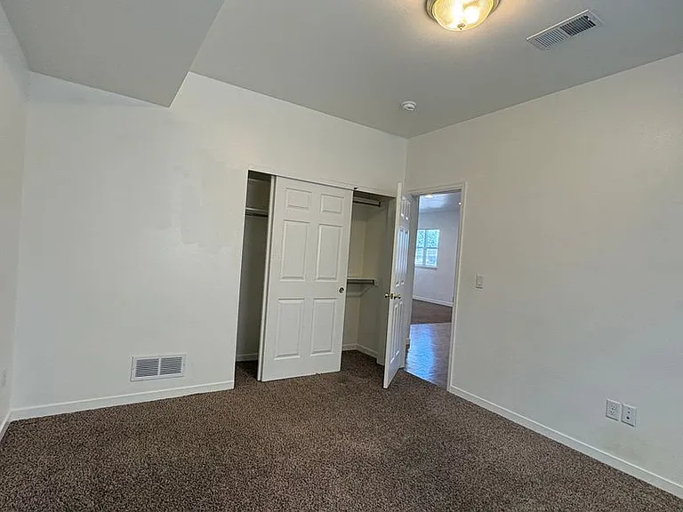 1852 11th Ave — Photo 25
