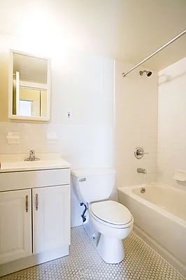 Rented by City Connections Realty | media 27