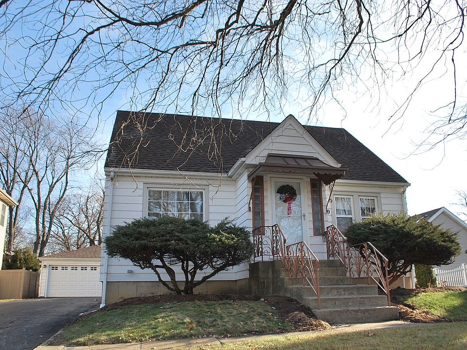 1st image of 275 N Edgewood Ave