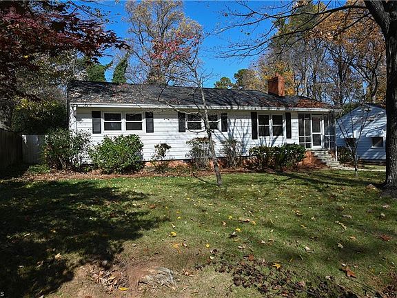5th image of 3816 Parkwood Dr