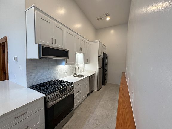 Fantastic kitchen never been used before.