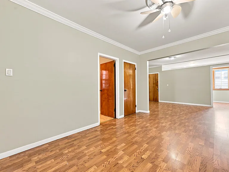 129 W 28th St #1 — Photo 5