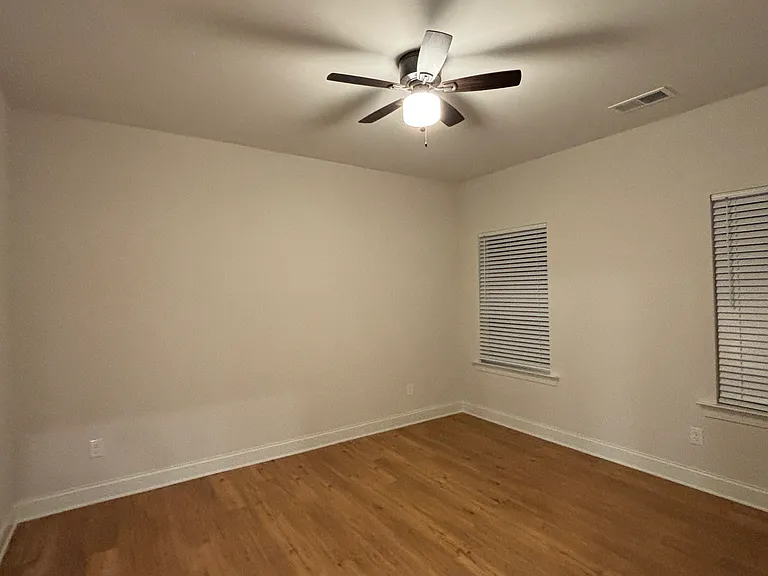 4817 Victoria Ave — Photo 21