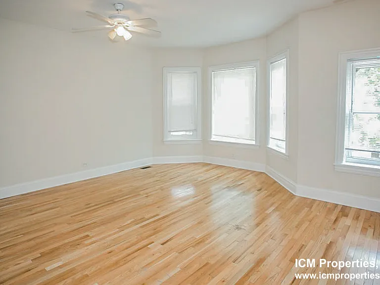 3840 N Sheffield Ave #1 — Photo 2