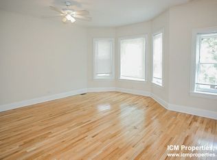 3711 N Wilton Ave #1, Chicago, IL 60613
